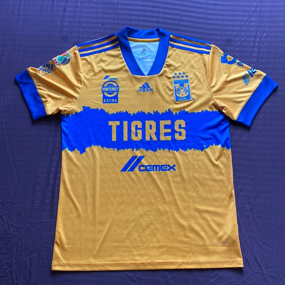 New without tags XL Tigres Jersey.